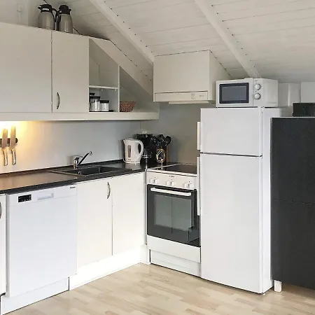 4 Person Holiday In R M *