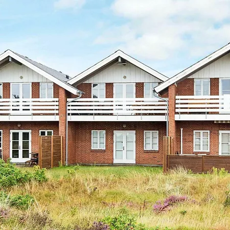 Апартаменты 4 Person Holiday In R M *